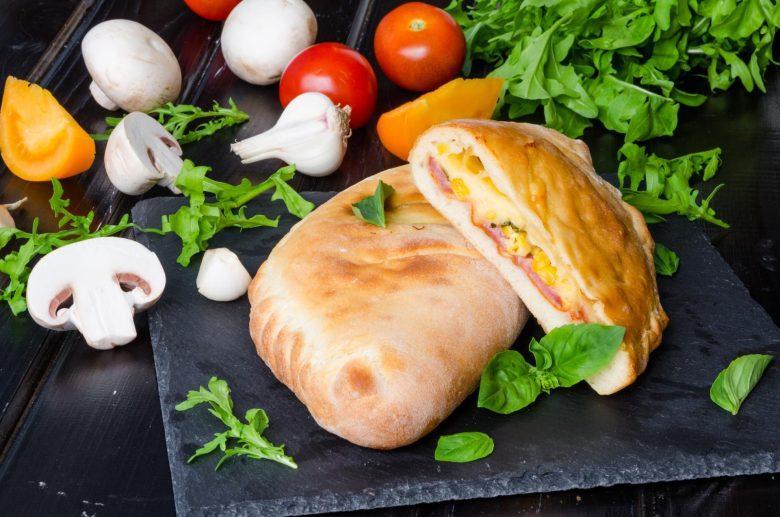 Calzone de calabresa e queijo