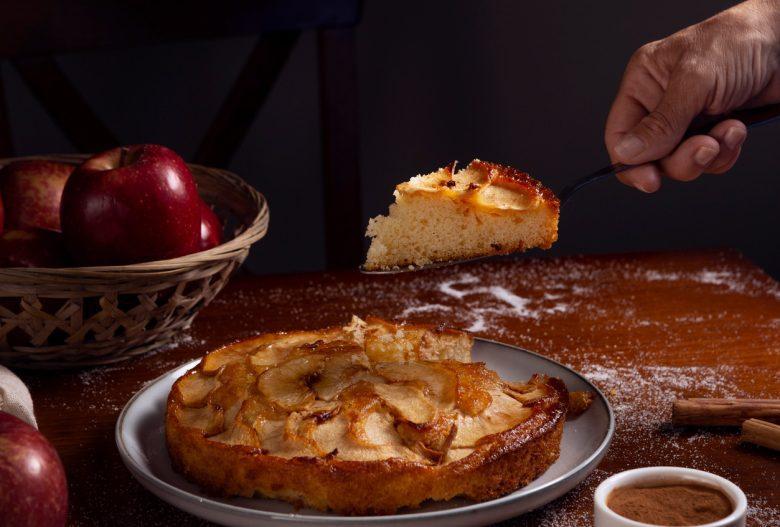 Bolo de maçã com canela