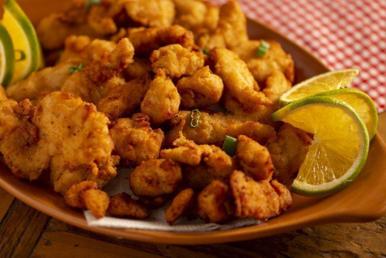 Iscas de frango com molho especial