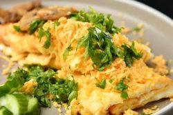 Omelete bem temperada