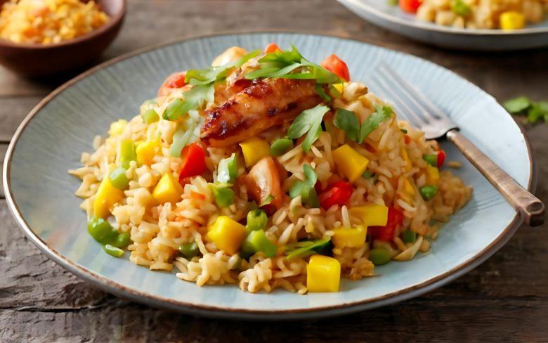 Arroz integral com ervilhas e frutas