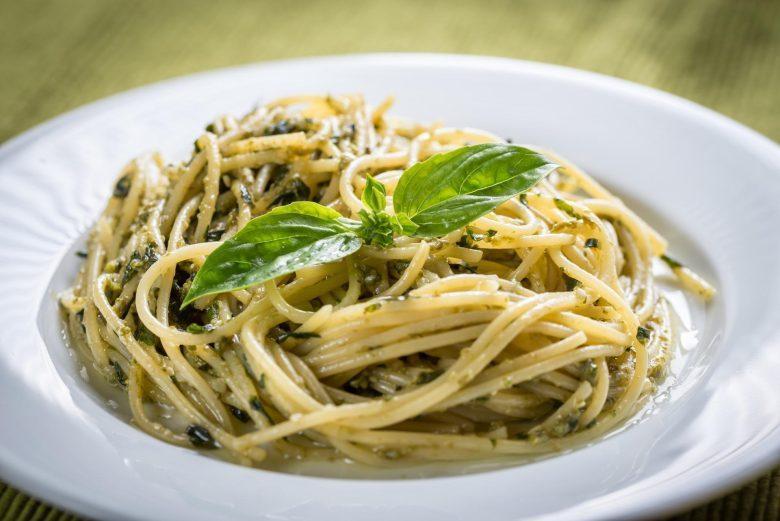 Macarrão ao pesto