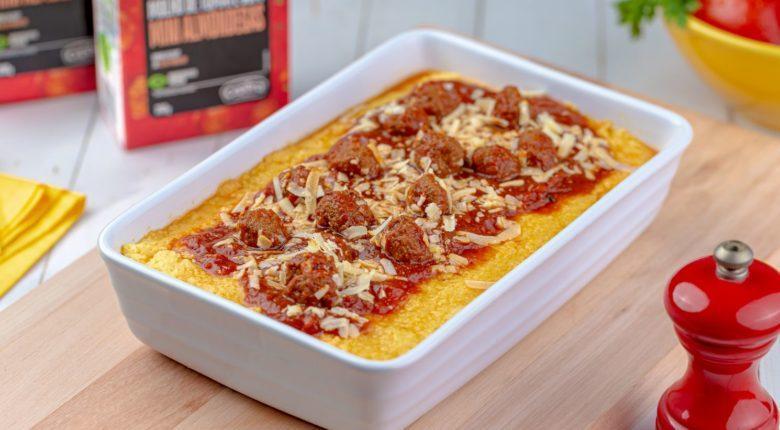 Polenta com almôndegas