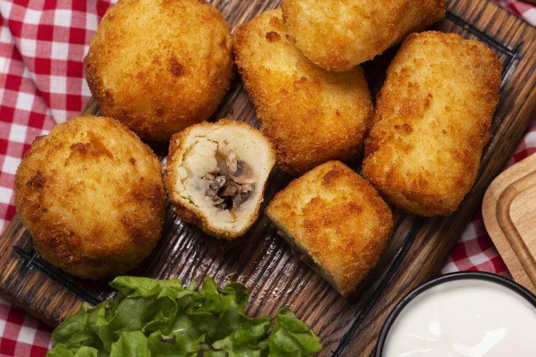 Bolinho de batata recheado