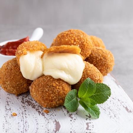 Bolinha de parmesão