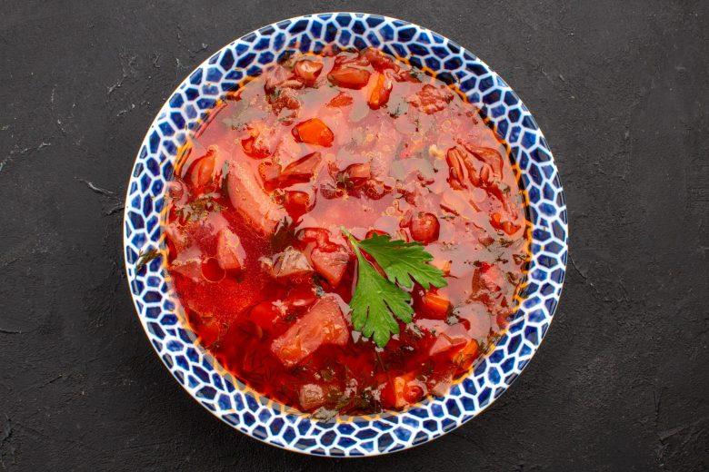 Sopa econômica com beterraba
