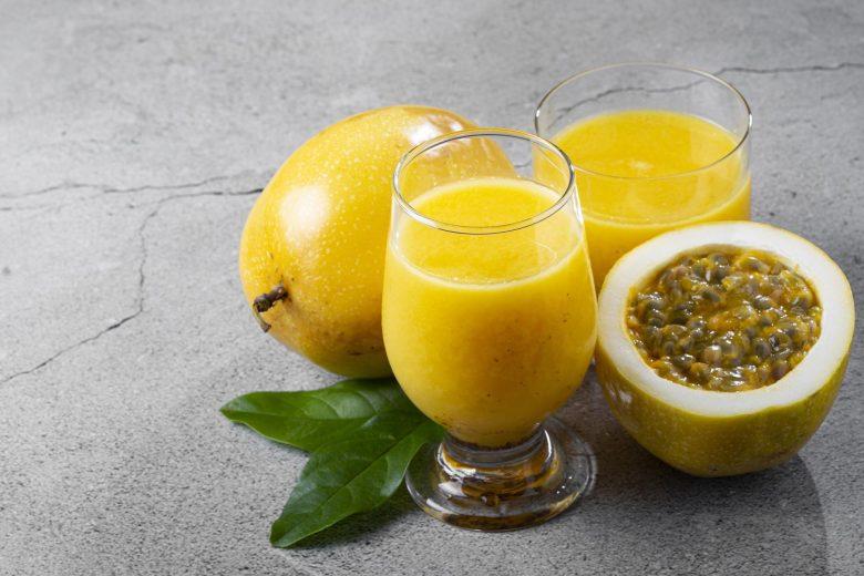 Suco de abacaxi com maracujá