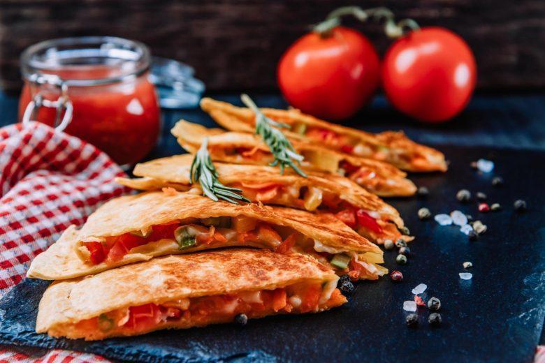 Quesadilla de queijo e presunto parma