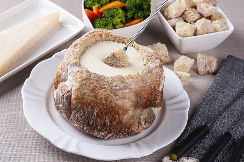 Fondue no pão