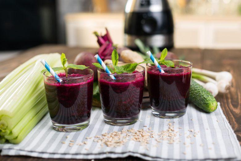 Suco de beterraba com pepino