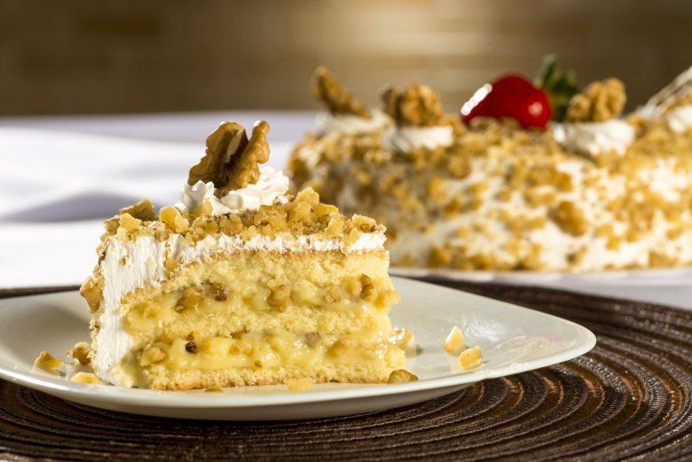 Bolo de nozes natalino