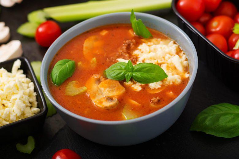 Sopa picante de cogumelo