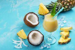 Smoothie de abacaxi e coco
