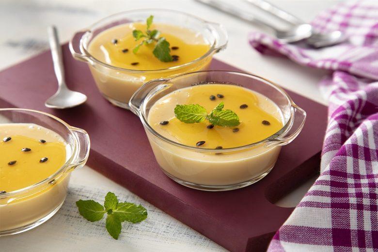 Mousse de maracujá com calda