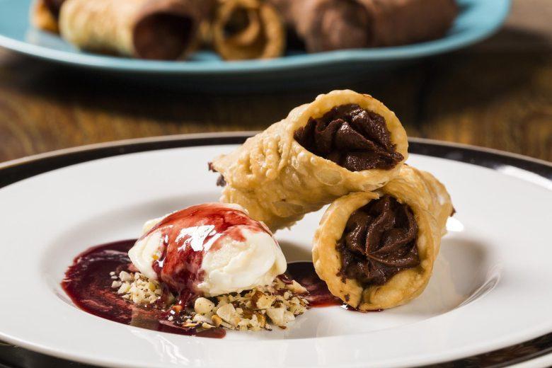 Canoli com sorvete de cassata