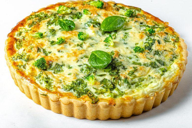 Quiche folhado de batata e brócolis