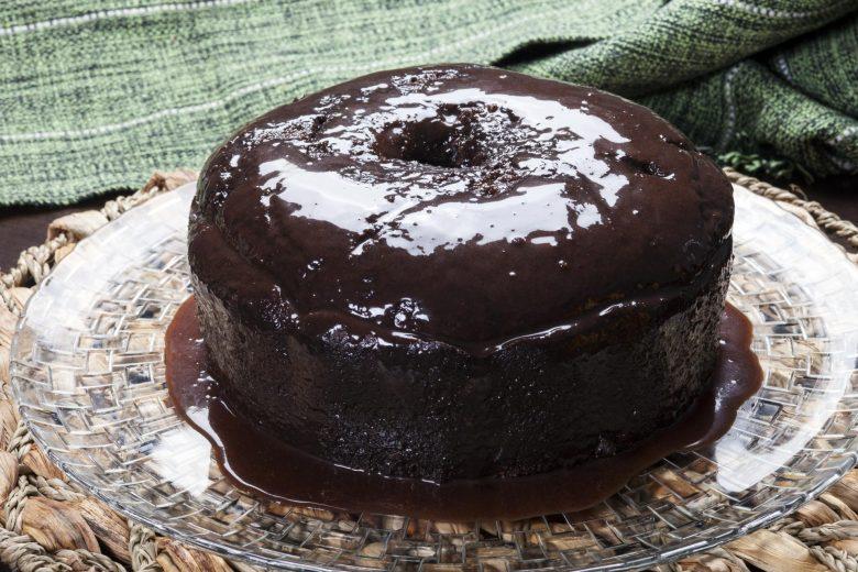 Bolo de chocolate com calda