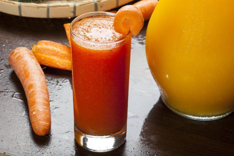 Suco de cenoura com laranja