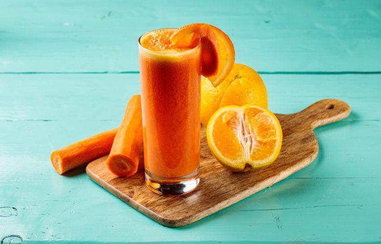 Suco de laranja com mamão