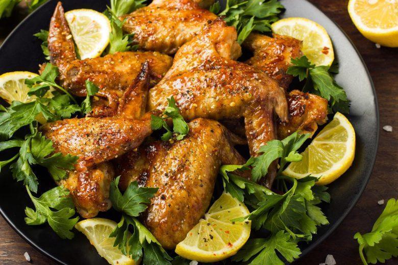 Asa de frango ao molho picante de laranja