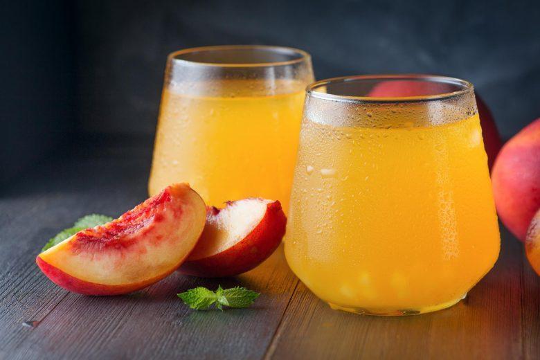 Suco de laranja e pêssego
