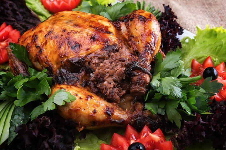 Frango recheado com lombo de porco