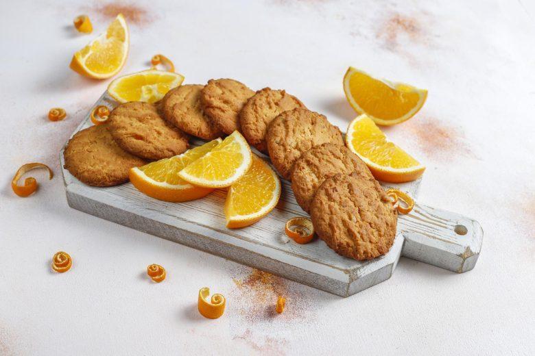 Biscoito com suco de laranja