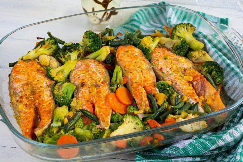 Salmão com legumes