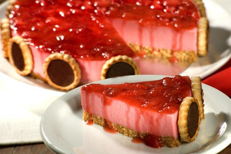 Torta mousse de morango Adria
