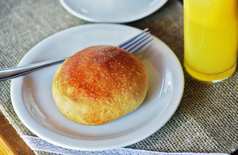 Pão de batata recheado
