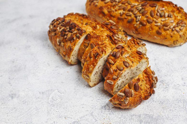 Pão com gergelim e linhaça