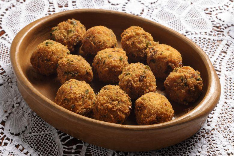 Bolinho de bacalhau crocante