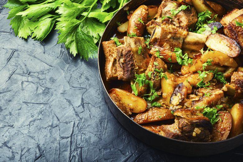 Assado de costela e batata
