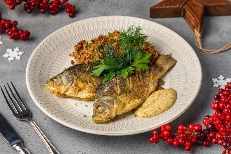 Peixe com farofa de farinha de milho