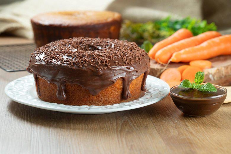 Bolo de cenoura trufado