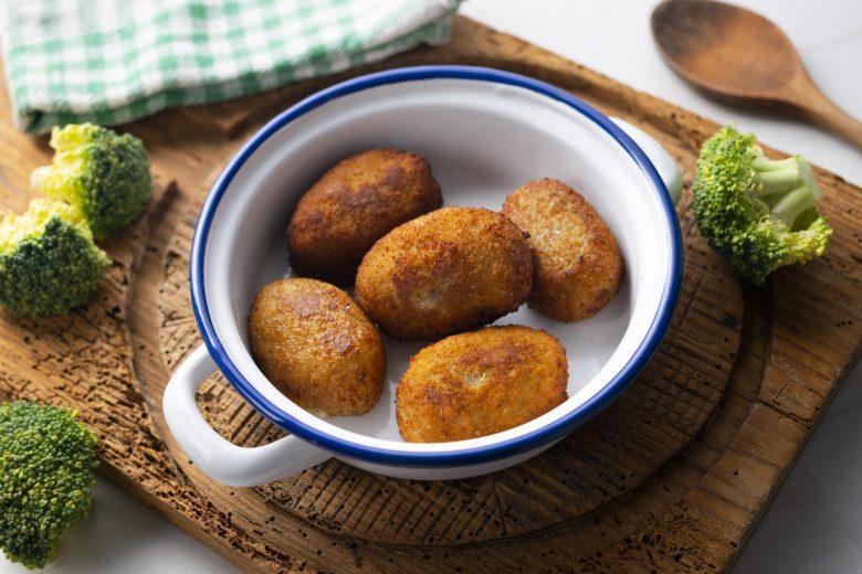 Croquete de ricota com brócolis