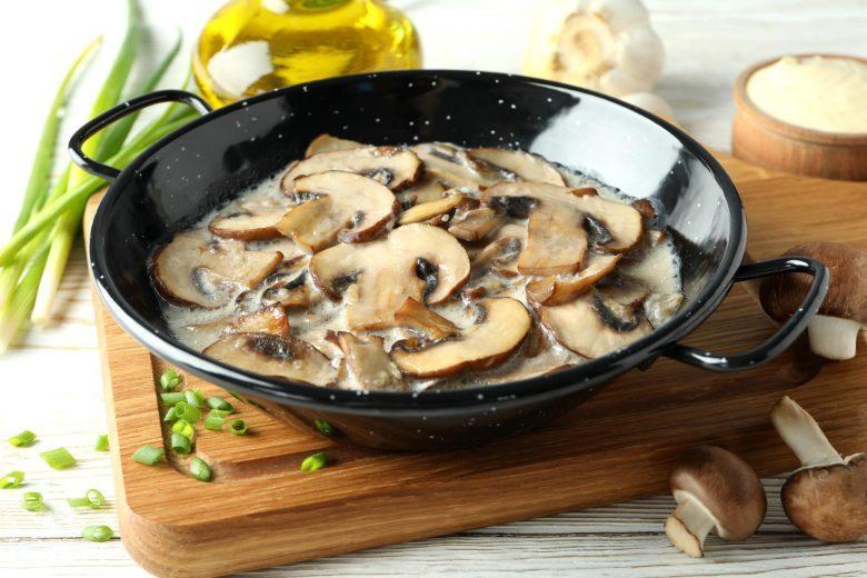 Molho cremoso de cogumelo