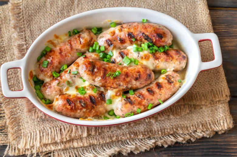 Linguiça branca ao molho de ervas