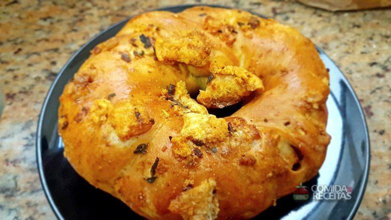 Rosca com torresmo