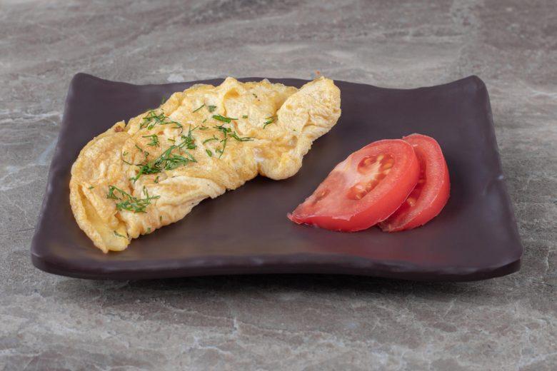 Omelete de queijo branco