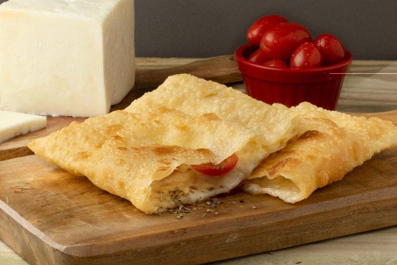 Pastel de queijo e orégano