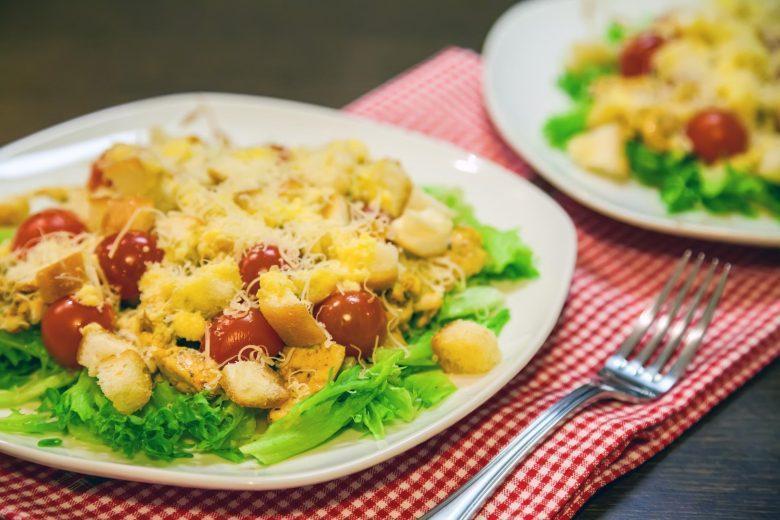 Ceasar salada com peito de frango