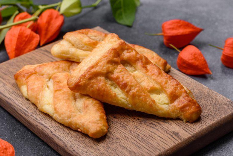 Pastel folhado de frango