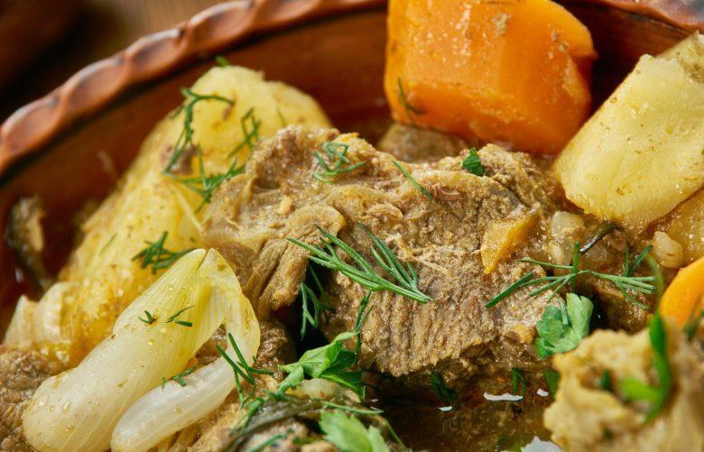 Costela assada com mandioca
