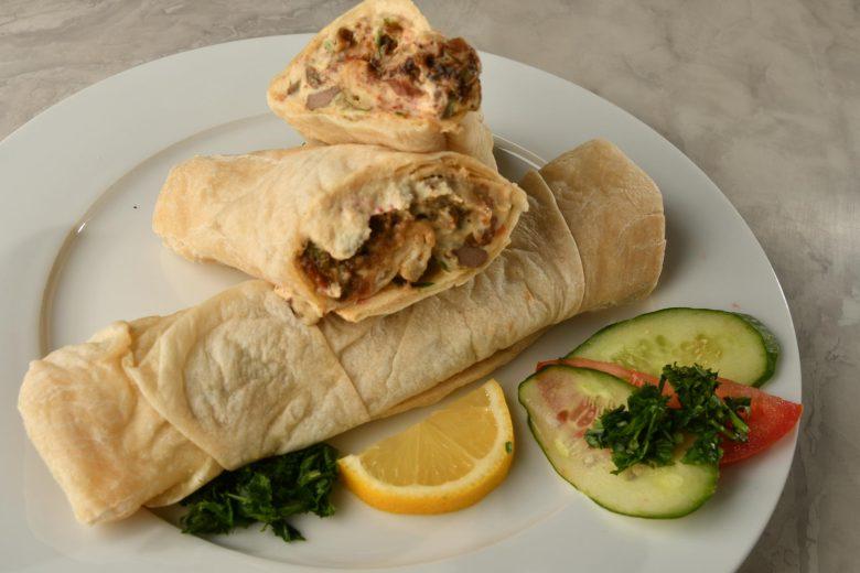 Wrap com cream cheese e damasco