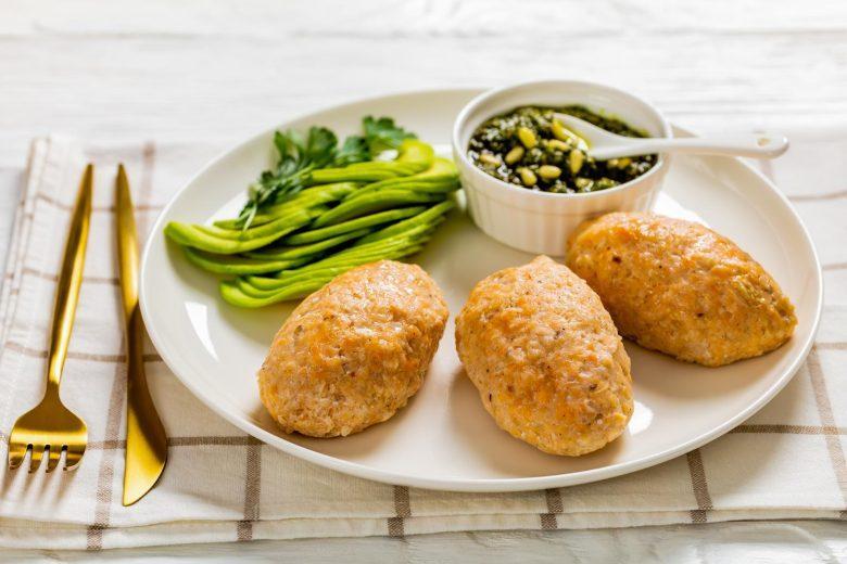 Bolinho de peixe e arroz