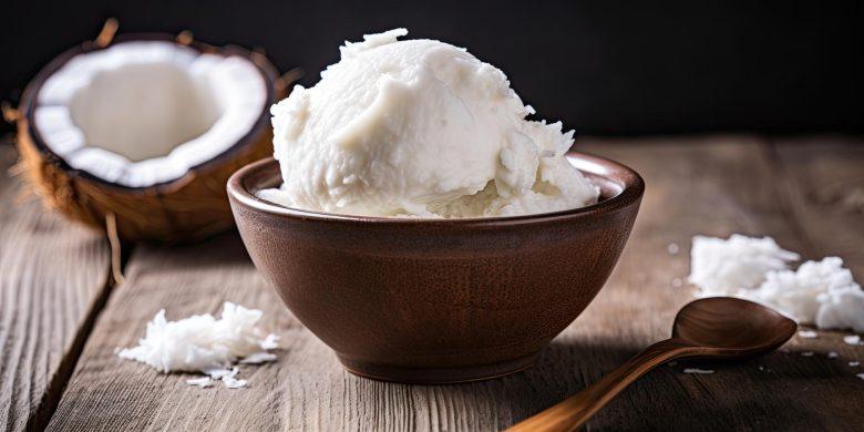 Sorvete de coco e leite condensado