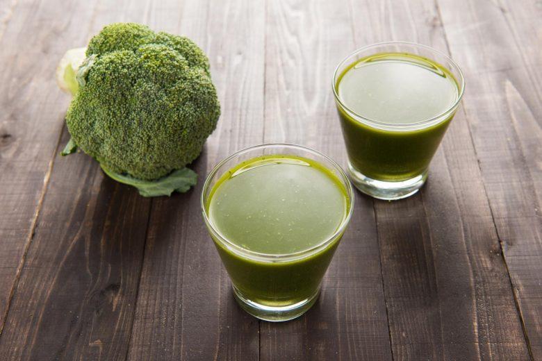 Suco de pepino, aipo e brócolis