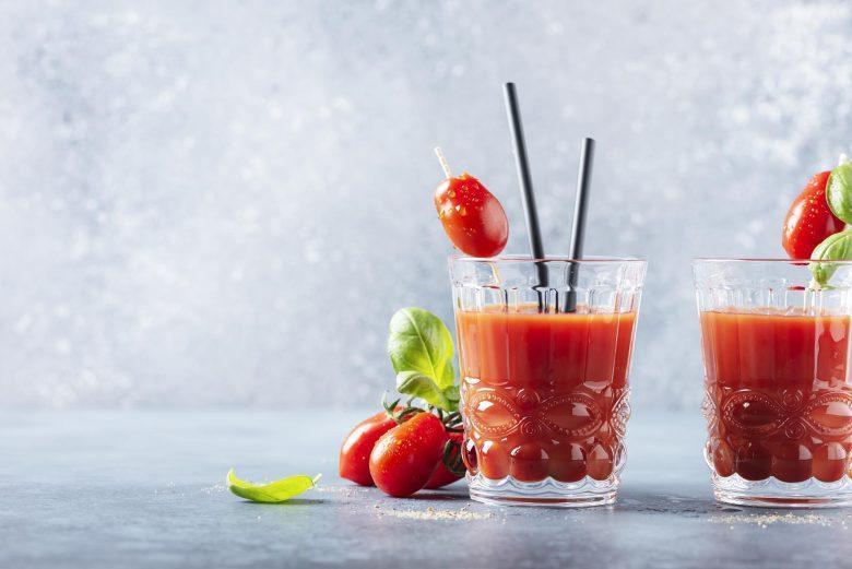 Suco de tomate, cebola e limão
