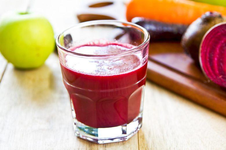 Suco de beterraba, cenoura e maçã